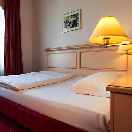 Casino Im Park Hotell 3*